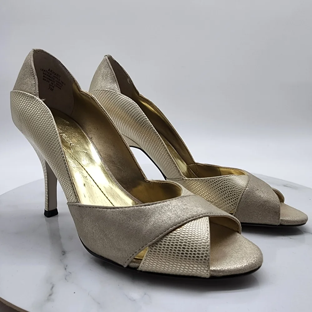 Aus 7 Anne Klein Gold Metallic Leather Open Toe Heels - Picture 1 of 16